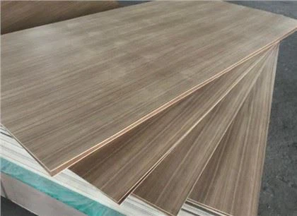 Ffansi Plywood Ffansi'r Dderwen Goch