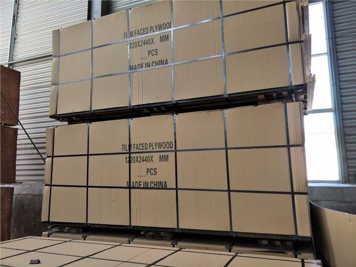 HPL WHITE LAMINATED FACED PLYWOOD