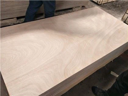 Pren haenog Masnachol Okoume/Bintangor/Pine/Bedw/Sapale 1220x2440mm